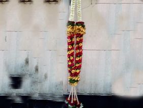 Technical Garland with Rose Artificial Flowers